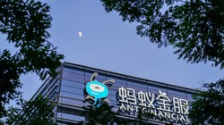 Ant Financial sẽ phải nộp số tiền phạt 1,1 tỷ USD và chuyển đổi mô hình kinh doanh? (Ảnh: CNA).
