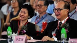 Tỷ phú Lý Gia Thành và người bạn tri âm tri kỉ Châu Khải Hoàn (Ảnh: Sohu)