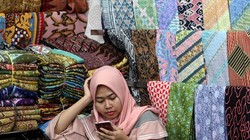 Nhiều người livestream bán hàng Indonesia điêu đứng vì TikTok Shop đóng cửa (Ảnh: Sohu).