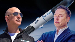 Jeff Bezos (trái) đã giành chiến thắng trước Elon Musk khi giành được hợp đồng phóng tên lửa của NASA (Ảnh: Thesun)