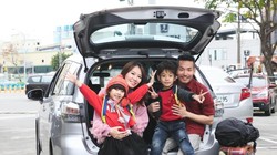 Thuê xe sang đi chơi Tết đang là trào lưu mới của các gia đình trẻ Trung Quốc (Ảnh: Sohu).