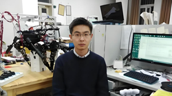 Vương Hưng Hưng, ông chủ 9x tài năng của Unitree Robotics. Ảnh: QQnews.