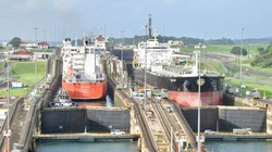 Việc mua lại hai cảng ở hai đầu kênh đào Panama sẽ giúp Mỹ kiểm soát được tuyến vận tải biển chiến lược này. Ảnh: Atvnews.