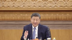 Ngày 25/4, ông Tập Cận Bình chủ trì Hội nghị Bộ Chính trị bàn về kinh tế. Ảnh: SingTao.