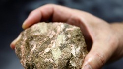  Trữ lượng đất hiếm của Trung Quốc đứng hàng đầu thế giới. Ảnh: Reuters. 