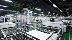 Xưởng sản xuất pin điện mặt trời của Qcells ở Mỹ. Ảnh Elecktrek