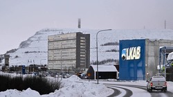 Trụ sở công ty khai thác mỏ nhà nước LKAB (Luossavaara-Kiirunavaara Aktiebolag) tại thị trấn Kiruna, thuộc Hạt Norrbotten, Thụy Điển. Ảnh Jonathan Nackstrand / AFP - Getty Images.