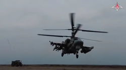Mi-28 "Thợ săn đêm" và Ka-52 "Alligator" thực hiện nhiệm vụ chiến đấu ở Ukraine. Ảnh video Bộ Quốc phòng Nga. 