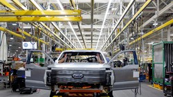 Xưởng lắp ráp xe ô tô của hàng Ford. Ảnh The New Yord Times