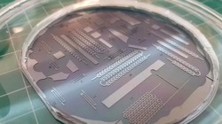 Thiết bị Static Droplet Microfluidic có thể phát hiện nhanh chóng các tế bào khối u tuần hoàn. Ảnh Ảnh TS Majid Warkiani.