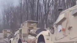 Đoàn xe bọc thép Oshkosh M-ATV trên đường cao tốc Ukraine. Ảnh Military Ukraine