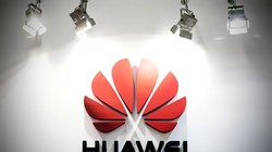 Logo công ty Huawei tại trụ sở ở Thẩm Quyến. Ảnh SCMP