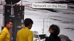 Nokia có kế hoạch triển khai mạng 4G trên Mặt trăng năm 2023. Ảnh CNBC.