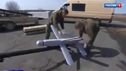 Các binh sĩ Nga chuẩn bị phóng UAV Lancet-3. Ảnh video Kênh 1 Nga. 