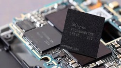 Chip bộ nhớ di động do SK Hynix sản xuất trong hình minh họa được chụp vào ngày 10/5/2013, Seoul, Hàn Quốc. Ảnh Reuters