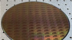 Một tấm wafer chip silicon. Ảnh minh họa Tech Xplore.