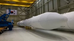 Mô hình tiêu chuẩn tên lửa vũ trụ Nuri tại Trung tâm Vũ trụ Naro của Viện Nghiên cứu Hàng không Vũ trụ Hàn Quốc (KARI) ở Goheung, Hàn Quốc, ngày 8/2/ 2023. Ảnh: SeongJoon Cho/Bloomberg