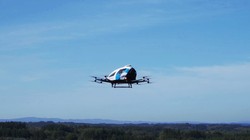 Robotaxi EHang bay thử nghiệm. Ảnh DroneDJ