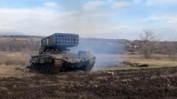 Pháo phản lực nhiệt áp TOS-1A "Solntsepek". Ảnh Rusvesna