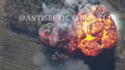 Quân đội Nga, sử dụng UAV tự sát Lancet-3 phá hủy, phá hỏng hàng loạt lựu pháo của lực lượng vũ trang Ukraine. Ảnh, Video: South Front. 