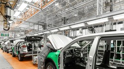 Một xưởng lắp ráp xe điện Trung Quốc. Ảnh E&T