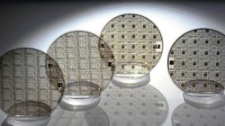 Các tấm wafer sử dụng trong sản xuất chip (Ảnh: AFP)