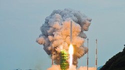 Tên lửa vũ trụ Hàn Quốc Nuri phóng đi từ Trung tâm vũ trụ Naro ở Goheung, tỉnh Nam Jeolla ngày 25/5/2023. Ảnh Yonhap.