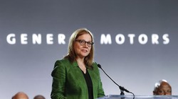 Giám đốc điều hành Mary Barra phát biểu trong buổi khai mạc các cuộc đàm phán hợp đồng với United Auto worker vào ngày 16/7/ 2019, tại Detroit. Ảnh AP / Paul Sancya.
