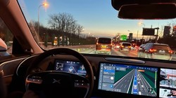 Giao diện các mẫu xe điện của công ty Xpeng với công nghệ xe tự lái L4. Ảnh SCMP