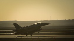 Máy bay chiến đấu F-16 không quân Israel xuất kích.