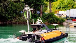 Xuồng robot (USV) khảo sát mặt nước và đáy nước, vẽ bản đồ 3D. Ảnh: Fraunhofer IOSB