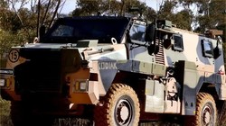 Xe thiết giáp bánh hơi hạng nhẹ Bushmaster của Úc. Ảnh Army Recorgnition