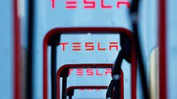 Trạm sạc xe điện của Tesla. Ảnh minh họa Reuters