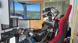 Các nhà khoa học KAIST, Hàn Quốc phát triển robot hình người điều khiển máy bay. Ảnh Euro News.