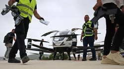 Sáng kiến Máy bay Không người lái Quốc gia của Israel ra mắt một chiếc UAV taxi tại Bệnh viện Hadassah ở Jerusalem ngày 13/9/2023. Ảnh: AFP