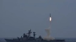 Hải quân Ấn Độ phóng thử nghiệm tên lửa hành trình siêu thanh BrahMos. Ảnh Naval News