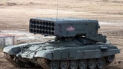 Pháo phản lực nhiệt áp TOS-1A do Nga sản xuất tại Triển lãm Quân đội 2021 được tổ chức gần Moscow. Ảnh Vitaly Kuzmin
