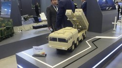 Tên lửa đạn đạo tầm ngắn SY-400 BP12-A được Trung Quốc được giới thiệu tại DIMDEX 2024. Ảnh: Army Registration.