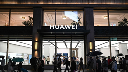 Một cửa hàng Huawei tại Trung Quốc (Ảnh: SCMP)