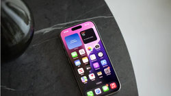 Hình ảnh mẫu iPhone 16 Pro mới của Apple (AnhrL The Verge)