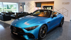 Một chiếc xe Mercedes-AMG SL 63 4MATIC+ được trưng bày tại trung tâm Mercedes-Benz, tại Sindelfingen gần Stuttgart, Đức. Ảnh: Reuters