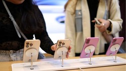 iPhone 16 tại một Cửa hàng Apple ở London. Ảnh: SCMP.