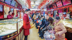 Giá vàng liên tục phá đỉnh. Ảnh: Đình Huy.