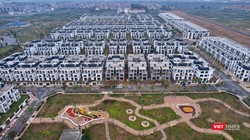 Toàn cảnh khu biệt thự, liền kề HUD Mê Linh có giá hàng chục tỷ đồng “bỏ không”