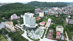 Tòa khách sạn 18 tầng xây dựng không phép