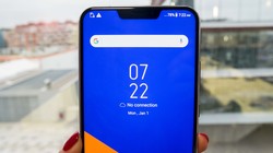 "Tai thỏ" là bước tiến hóa tất yếu để tối đa tỷ lệ màn hình trên smartphone. Nguồn: MobileSyrup