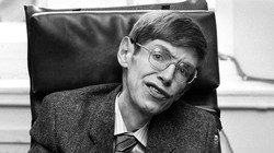 Giáo sư Stephen Hawking là nhà khoa học có tầm ảnh hưởng lớn nhất thế giới. Nguồn: Gizmodo