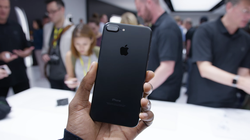 iPhone 7 và iPhone 7 Plus vẫn đem lại trải nghiệm sử dụng tốt dù ra mắt đã lâu. Nguồn: BI