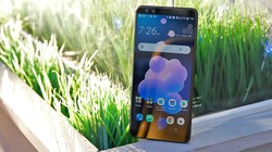 HTC U12+. Ảnh: Gizmodo