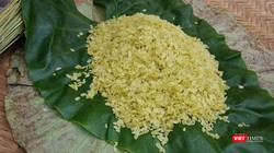 Giữa tháng 9 âm lịch tại làng Vòng, mẻ cốm mùa đã sẵn sàng theo chân các bà các mẹ lên phố sau những ngày tất bật sản xuất